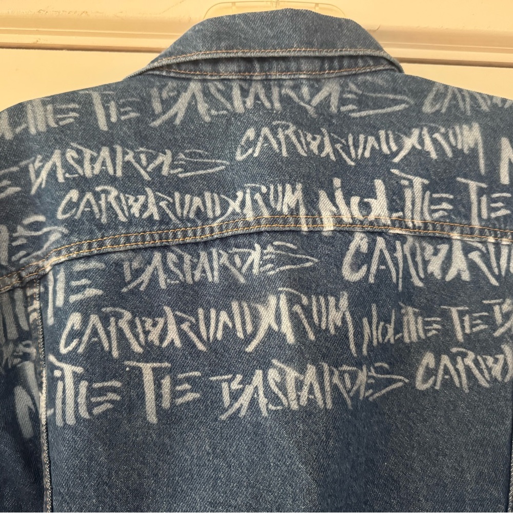 Limited Edition Levi’s Denim Jacket made for Handmaids Tale - Picture 2 of 4